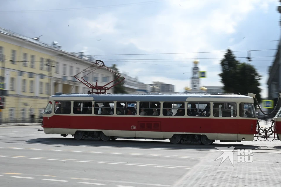Десять трамваев встали в Екатеринбурге из-за поврежденного кабеля