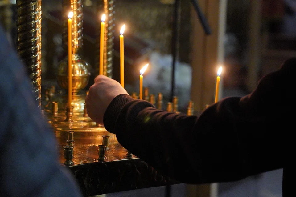 В храмах молятся о здоровье пострадавших и об упокоении погибших.