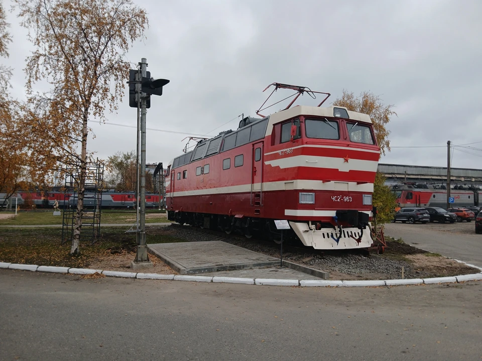 В следующем году восстановительные работы продолжатся - впереди установка заводской таблички и восстановление кабины машиниста. Фото: Локомотивное депо Кандалакша / vk.com/kandadepo