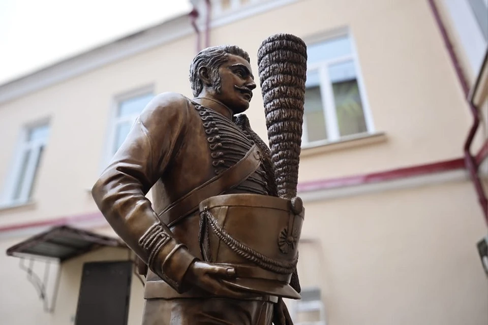Поручик Ржевский в Ржеве. Фото: VK| со страницы Романа Крылова