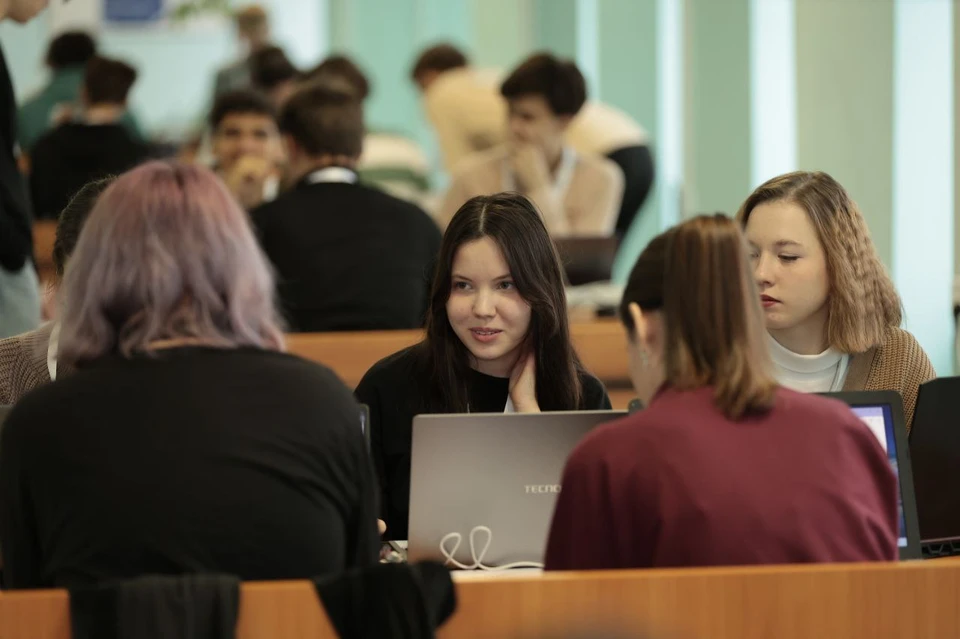 Команды-участницы должны разработать прототипы решений для реальных бизнес-кейсов от партнеров конкурса / Фото: пресс-служба ПГУТИ