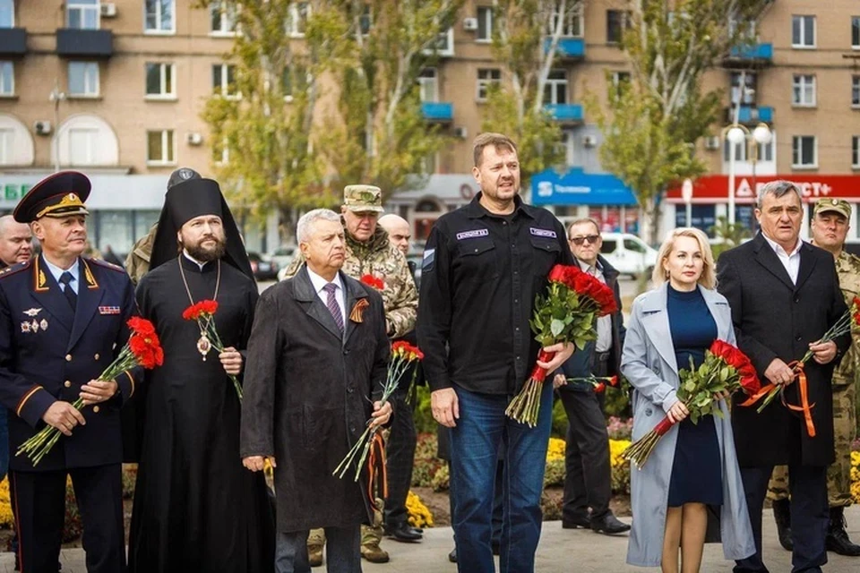 Память освободителей Мелитополя почтили на областном уровне. Фото: тг-канал Евгения Балицкого