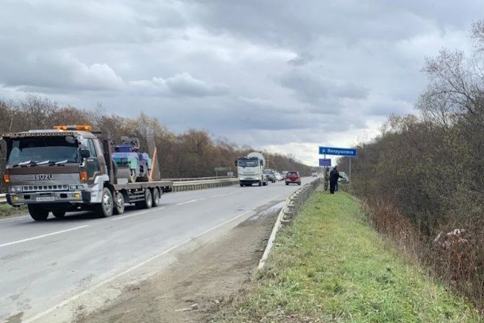 Авария произошла на 9 км дороги Юго-западный объезд Южно-Сахалинска. Фото: Госавтоинспекция Сахалинской области