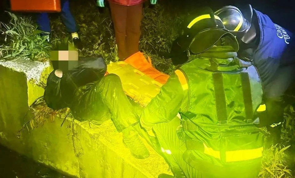 В Ульяновске мужчина свалился в водоотводной канал и травмировал ногу | ФОТО: Управление гражданской защиты Ульяновска