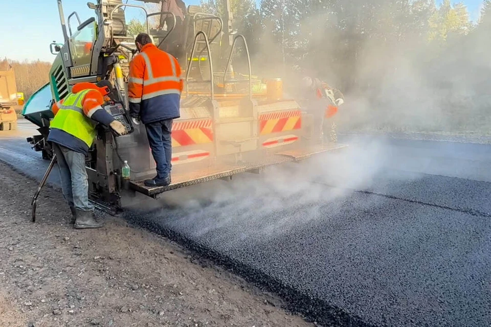 Дорожники уложили 11 км нового асфальта. Фото: vk.com/igorasabin