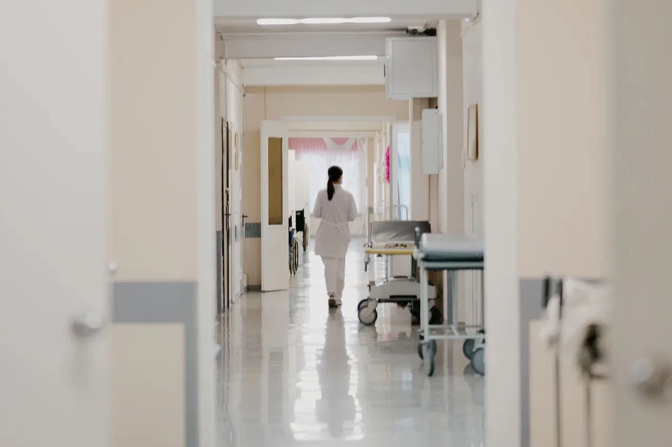 Пострадавшим во время взрыва помогают лучшие врачи региона.