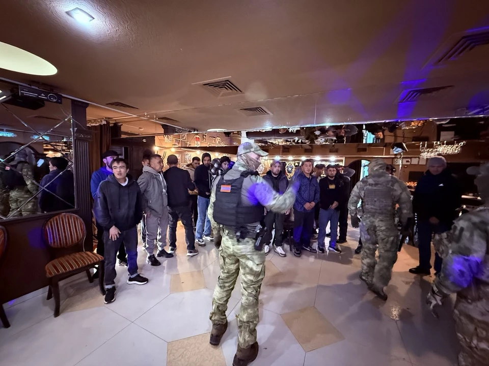 Сотни мигрантов задержали силовики в Рязанской области.