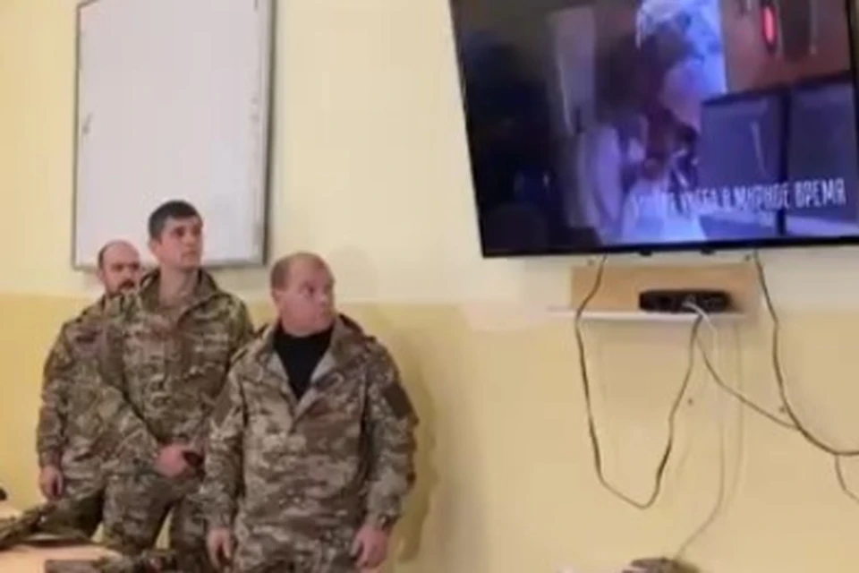 Десантники ВС РФ провели урок мужества с детьми в Херсонской области