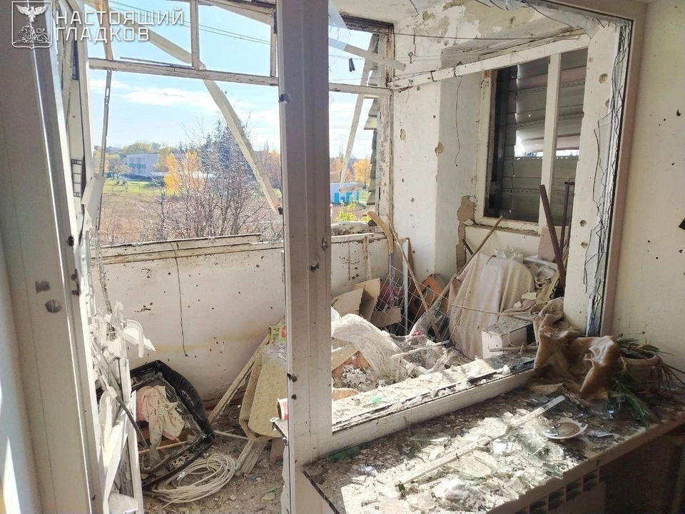 В Белгороде в двух многоквартирных домах выбиты окна и посечен фасад.