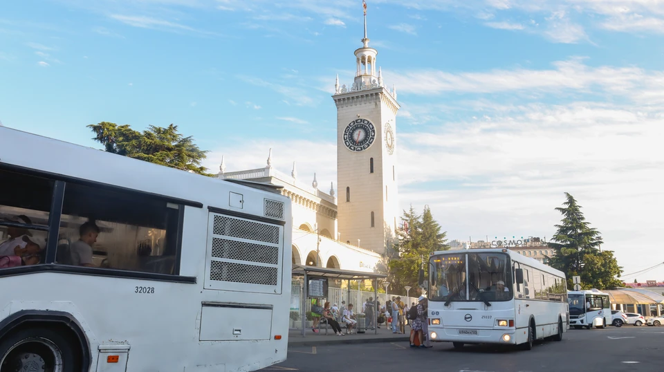 В Якутске прошли соревнования водителей автобусов ко Дню транспортника
