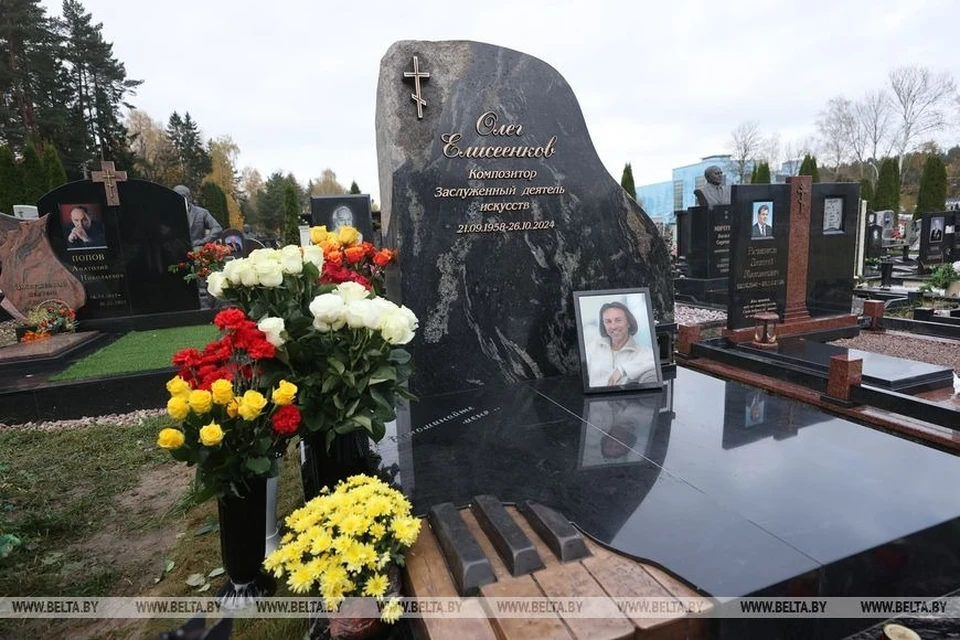 Памятник умершему год назад композитору Олегу Елисеенкову открыт в Минске. Фото: БелТА