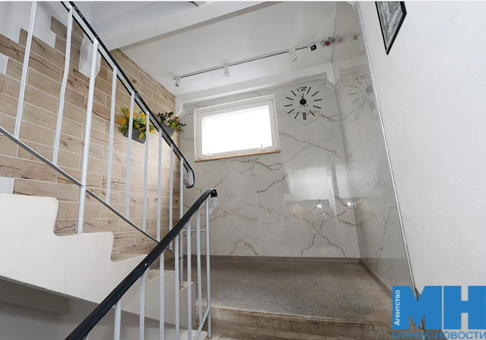 Жильцы сделали стильный подъезд. Фото: агентство «Минск-Новости».