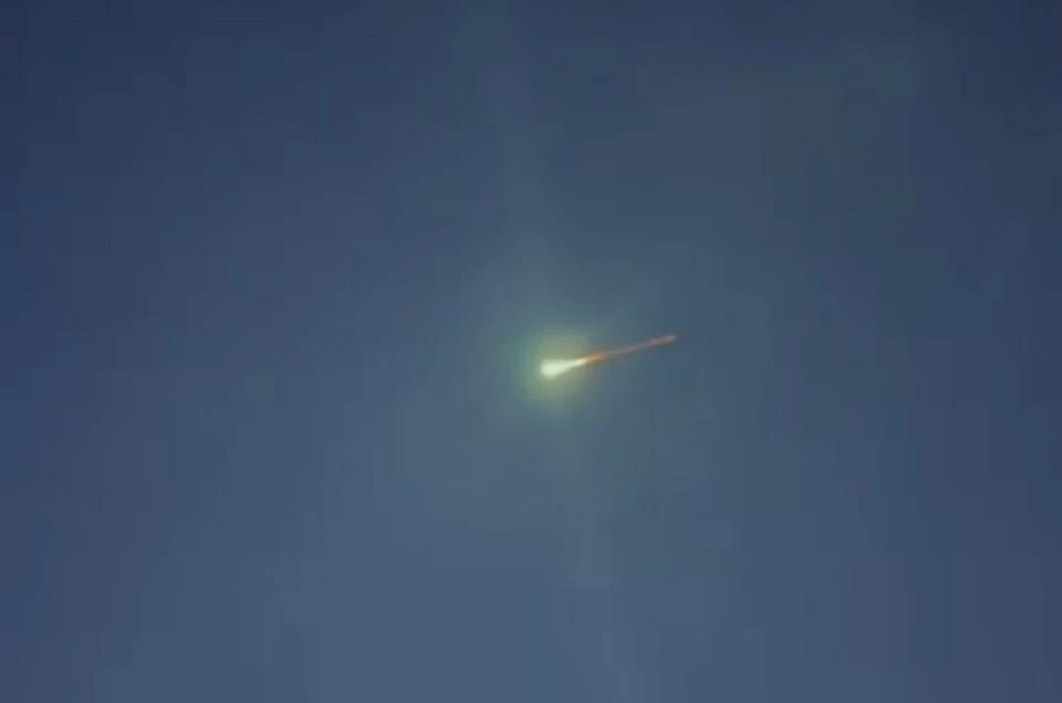 Объект, пролетевший над Ярославлем, может быть космическим мусоров. ФОТО: группа "Жесть Ярославль" ВКонтакте