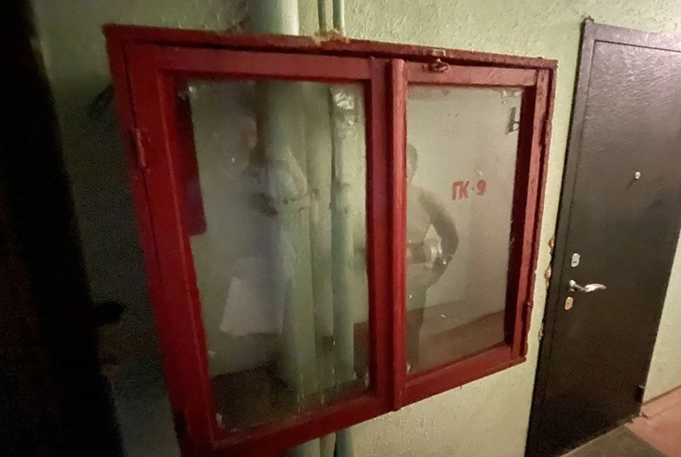 В подъездах дома на Саукова в Ярославле нашли несколько нарушений.