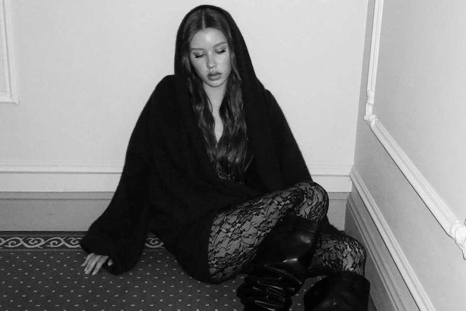 Анна Пересильд поделилась откровенными фото. Фото: t.me/officialannaperesild