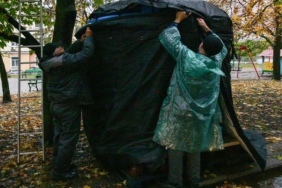 В Донецке утепляют резервуары с водой к зиме при поддержке Москвы. Фото: Администрация Донецка