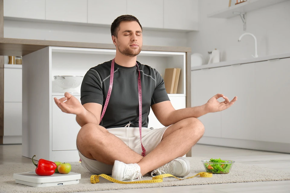 Контроль питания — на первом месте. Тренировки не помогут при систематическом переедании. Фото: Pixel-Shot/Shutterstock/Fotodom