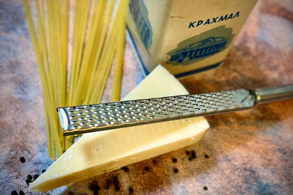 Для правильной качо э пепе нужен правильный качо (сыр) и правильный пепе (перец). И немного крахмала