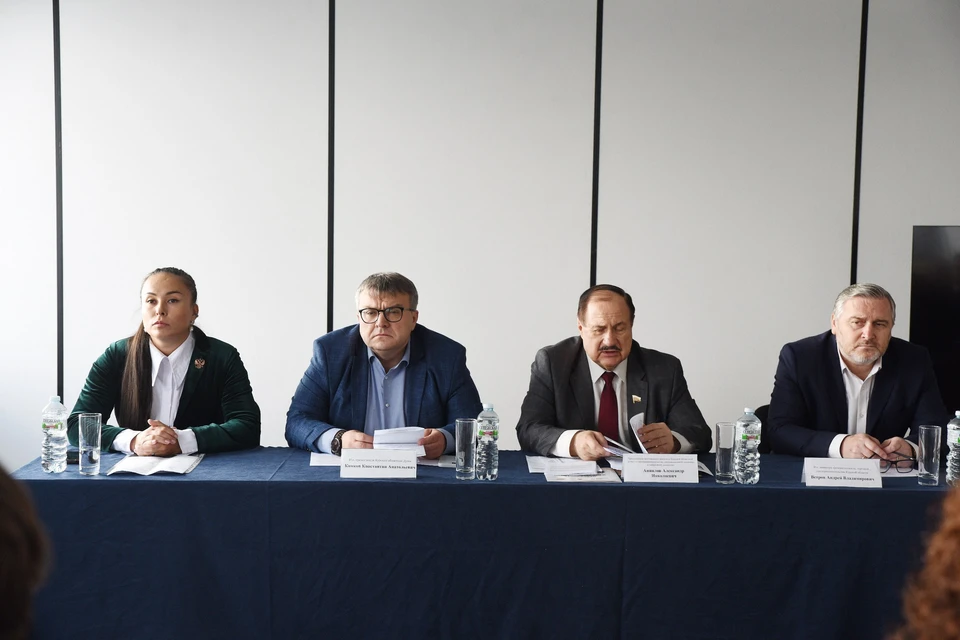 Депутаты вместе с экспертами обсудили меры государственной поддержки малого бизнеса.