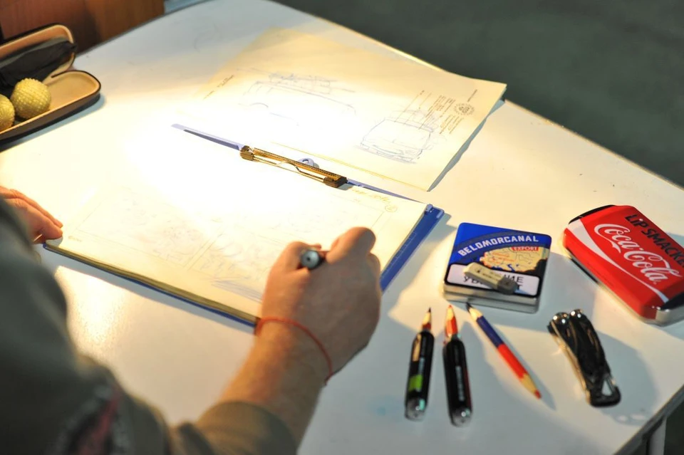 Появилось объявление: «Обидно нарисую людей, которые вам не нравятся».