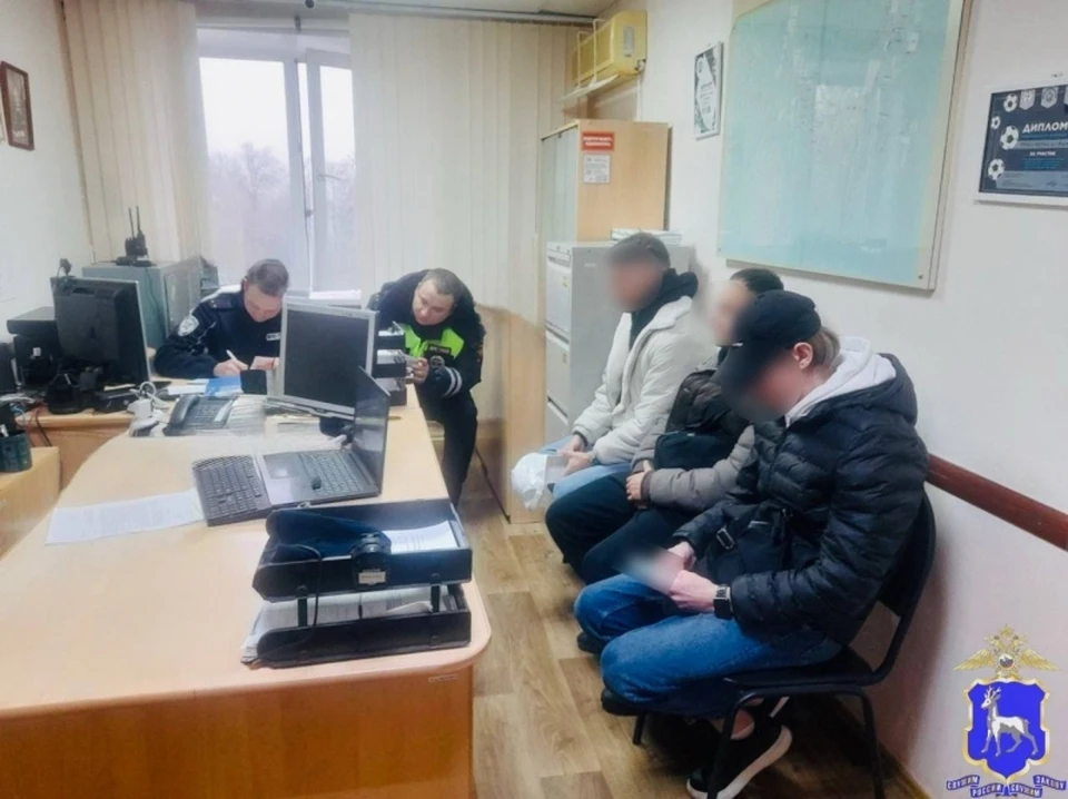 С нарушителями провели беседу. Фото: ГУ МВД России по Самарской области