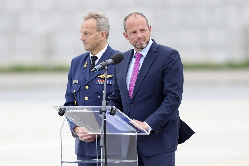 Посольство РФ сочло угрозы Франкена стереть Москву с карты мира ненормальными