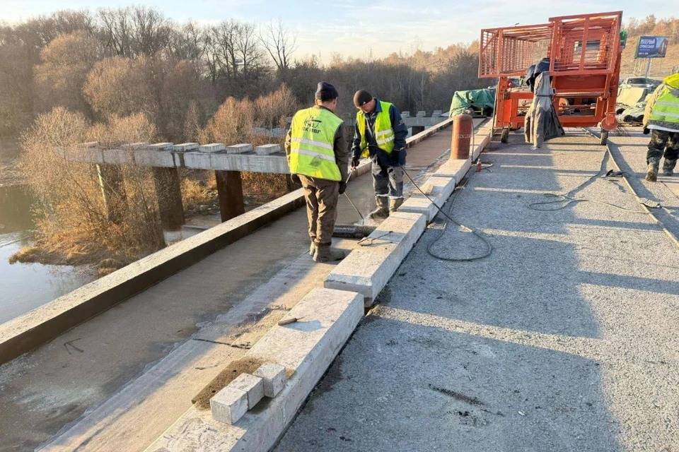 В Ноябре планируют полностью открыть движение по мосту через Иню. Фото: Telegram-канал Максима Кудрявцева