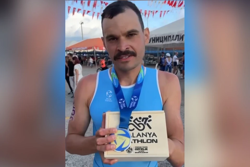 Александр Конышев победил на соревнованиях по паратриатлону. Фото: Министерство спорта Нижегородской области