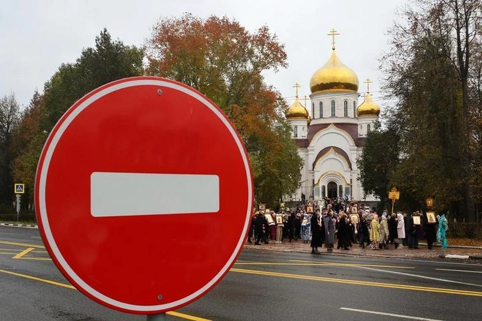 Крестный ход пройдет от Свято-Михайловского собора до Сквера Победы. Фото: нейросеть