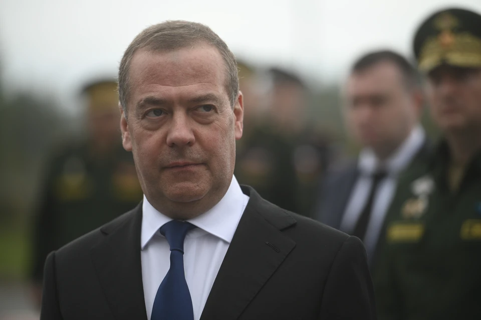 Медведев предупредил, что страна вроде Бельгии исчезнет, если против нее испытать "Посейдон"