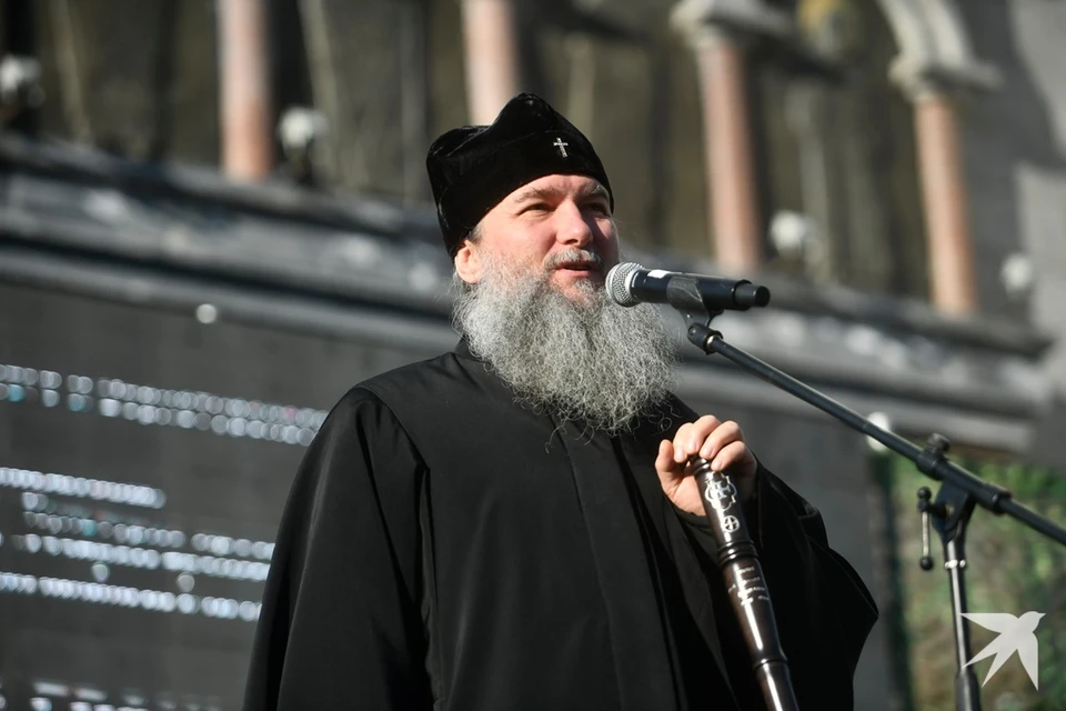 Митрополит Евгений считает, что люди должны сами захотеть отказаться от алкоголя