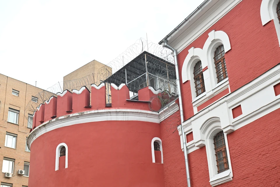 «Бутырка» — одна из старейших тюрем страны. Между собой ее коридоры соединяют четыре башни