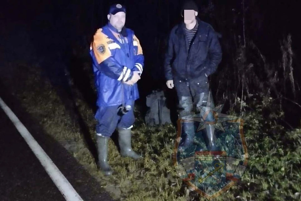 Пострадавшему помогли добраться до своего авто. Фото: Аварийно-спасательная служба Ленобласти