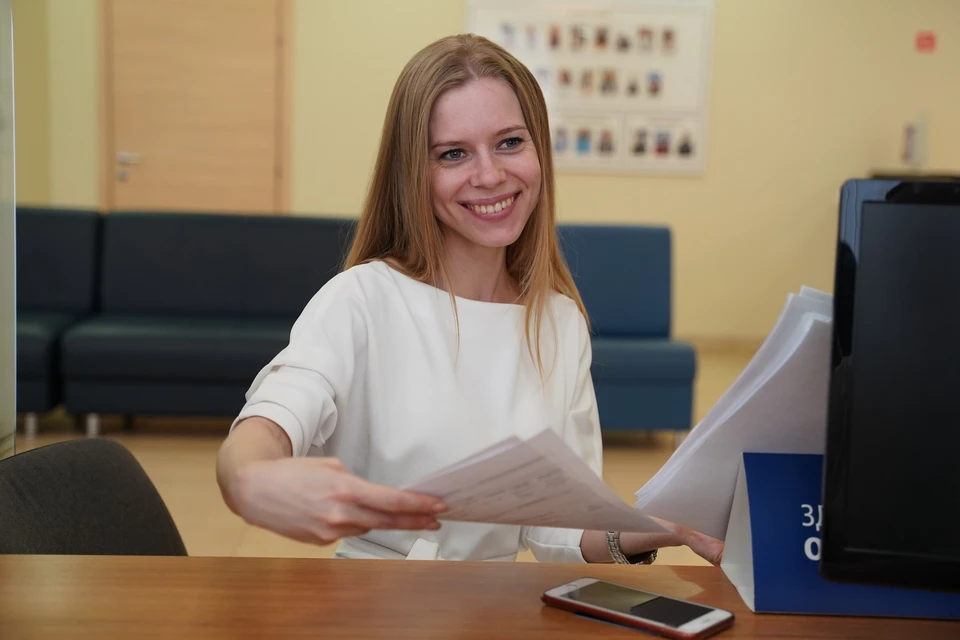 Клиенты, открывшие семейный счет для трат в Семейном банке, смогут получать процент на остаток до 100 тысяч рублей.