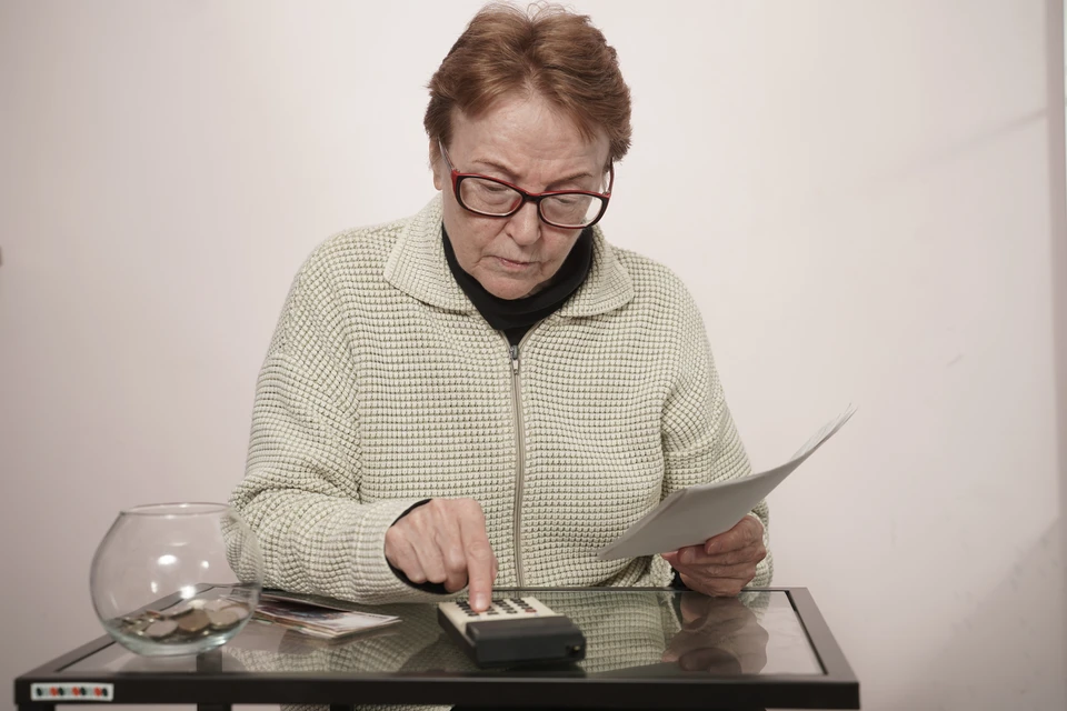 В ЛНР педагогам-пенсионерам планируют ввести льготы на оплату ЖКУ