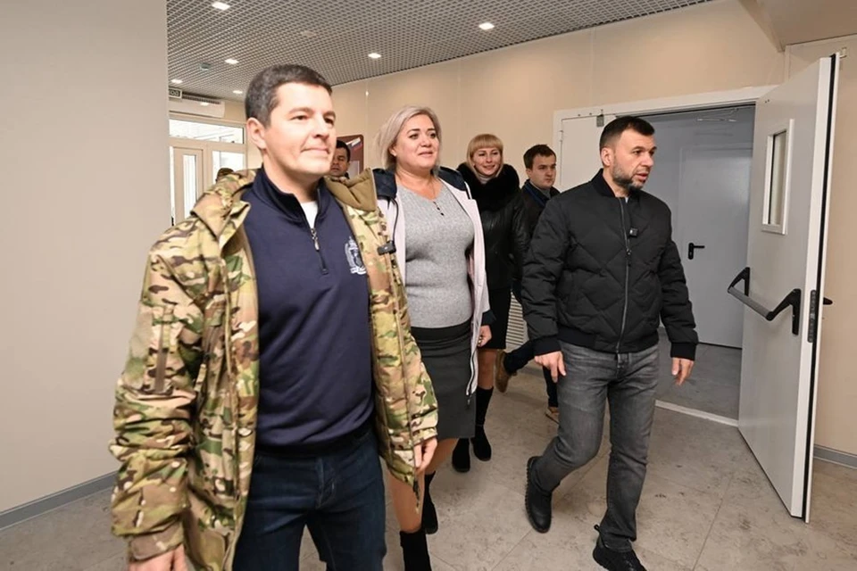 В Авдеевке Глава ДНР и губернатор Ямала выдали ключи от новых квартир 11 семьям. Фото: ТГ/Пушилин