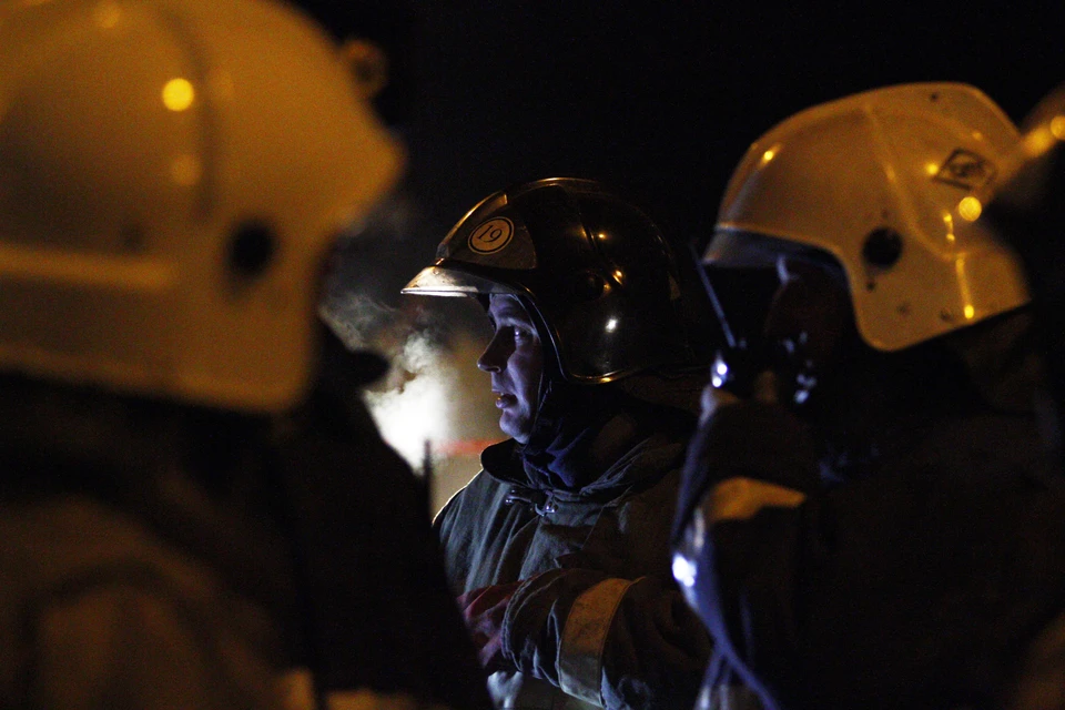 В Перми ночью загорелись автомобили во дворе жилого дома