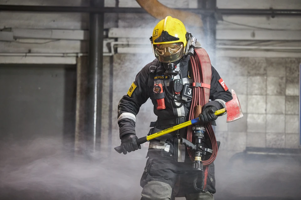 В Ульяновске на улице Робеспьера загорелся фитнес-клуб