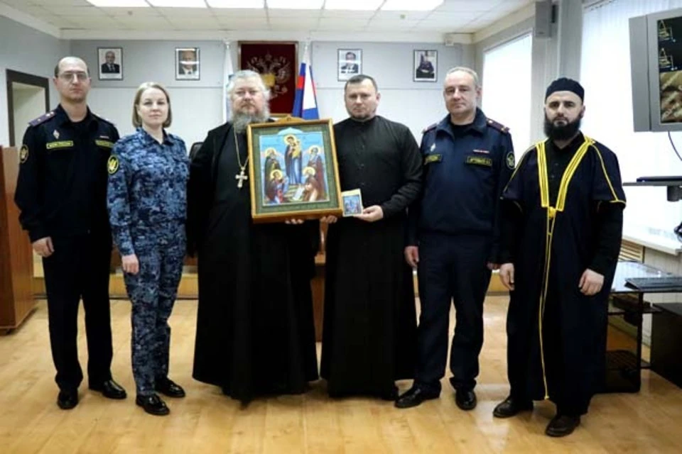 Осужденные представили на конкурс иконы с изображением святых. Фото: УФСИН России по Тверской области.