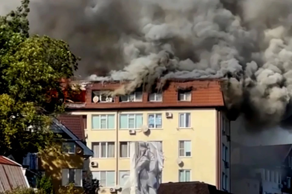 Один ребенок в тяжелом состоянии после пожара в сочинском доме. Фото: соцсети