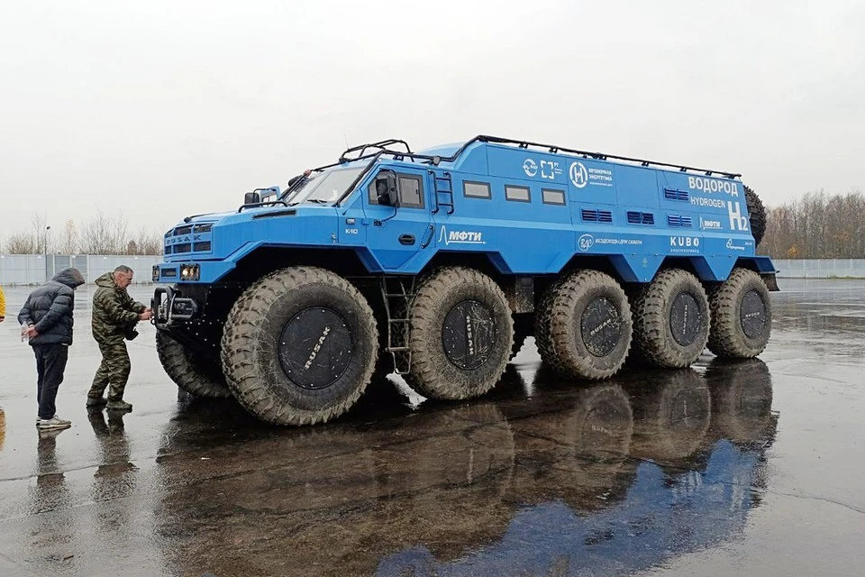 Водородный вездеход "Русак" на испытательном полигоне