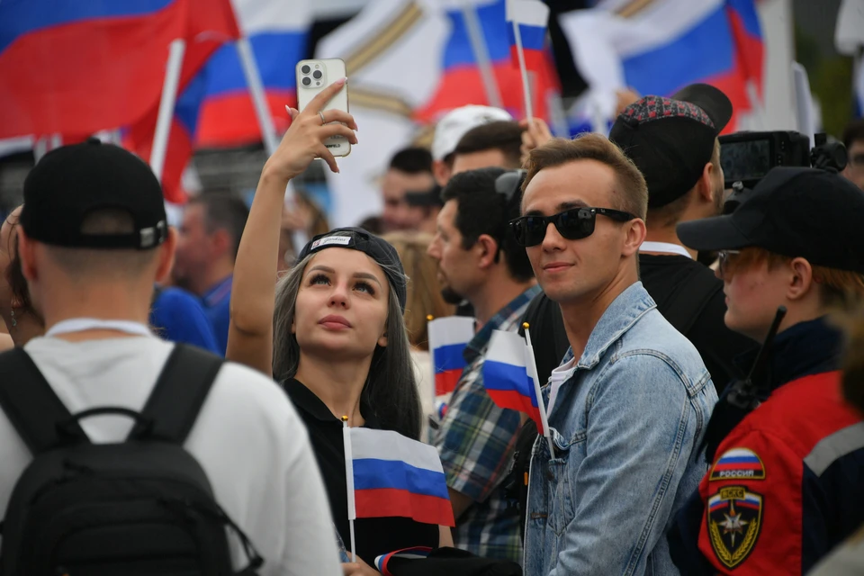 Праздник призван напомнить о взаимопомощи и об ответственности за будущее нашей страны