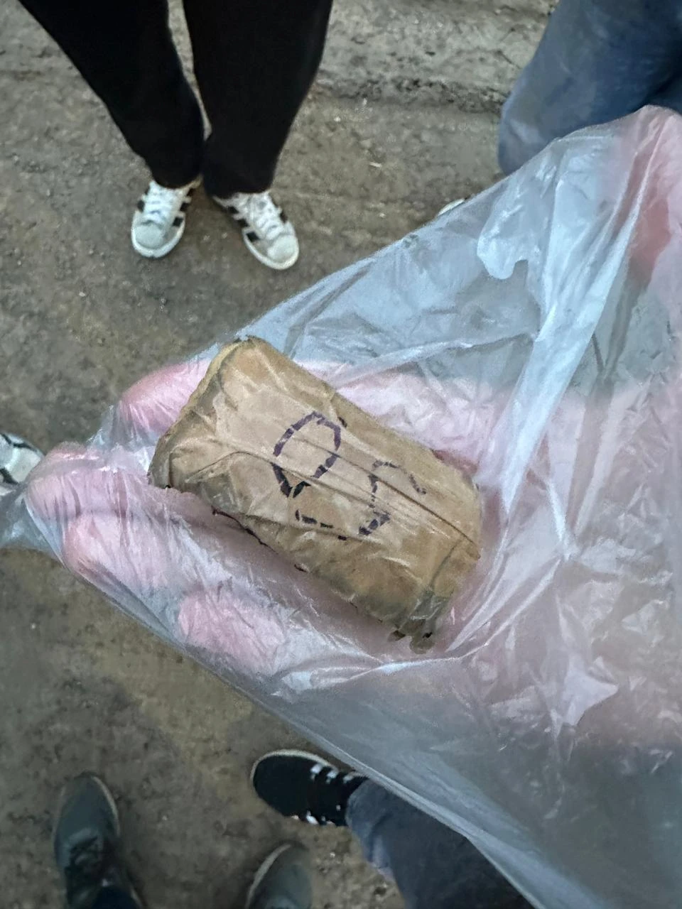 Парни купили наркотики незадолго до задержания