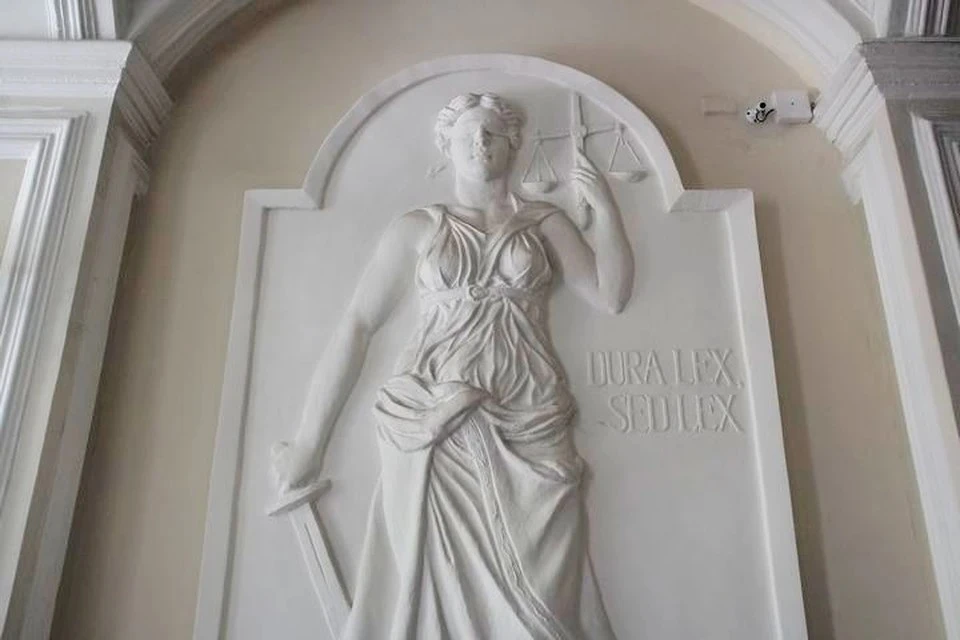 Жительница Коми подожгла дверь молодого человек после расставания с ним