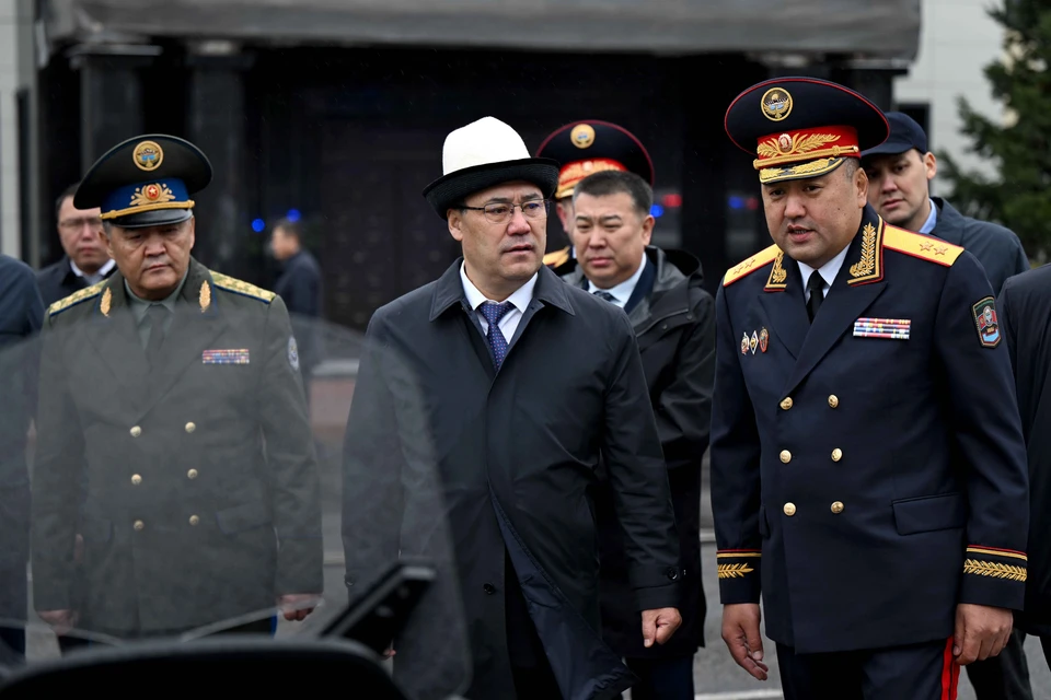 Мероприятие завершилось торжественным парадом личного состава Бишкекского гарнизона МВД.