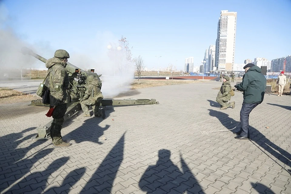 В честь 13-летия звания «Город воинской славы» в Хабаровске прогремел выстрел Фото: пресс-служба ВВО