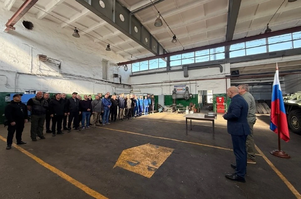 Олег Моргун поблагодарил петербургских специалистов, которые помогают возрождать Мариуполь. Фото: t.me/goroda_pobratimy