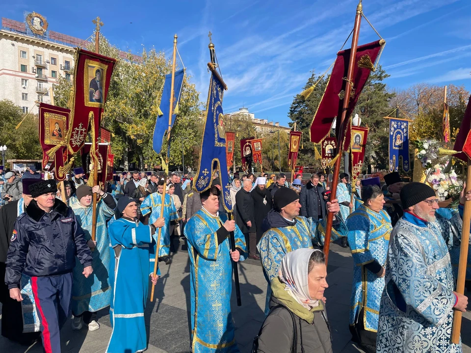 Тысячи волгоградцев приняли участие в митинге. Фото: Алексей Волоцков. https://t.me/volotskov.