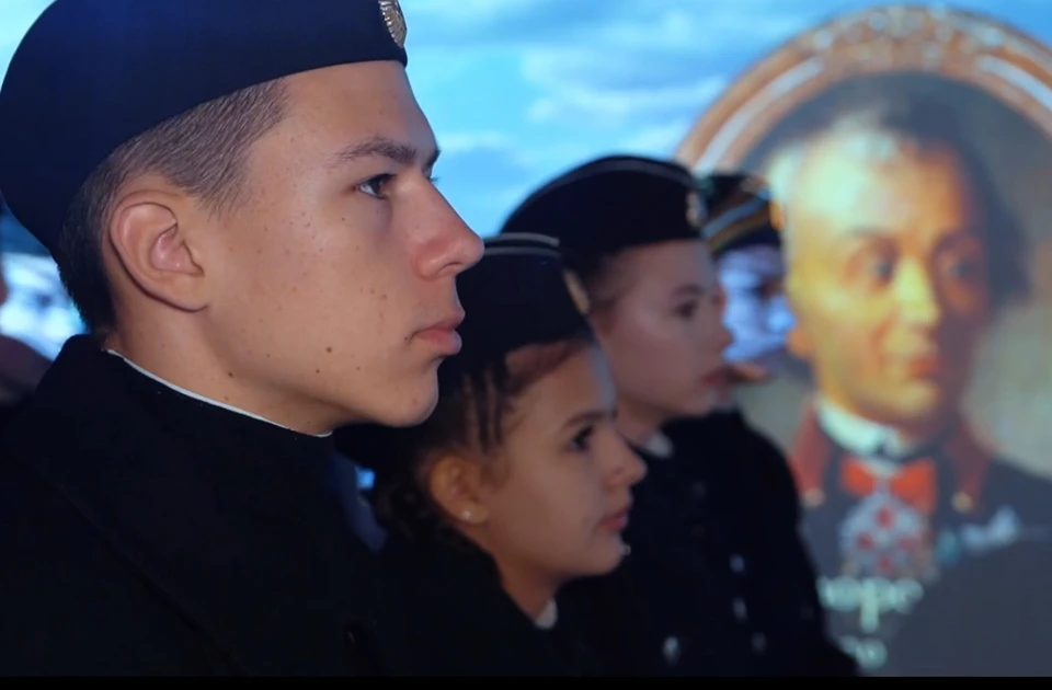 Мобильный автопоезд остановился в городе-герое до февраля. Фото: телеграм-канал Михаила Развожаева