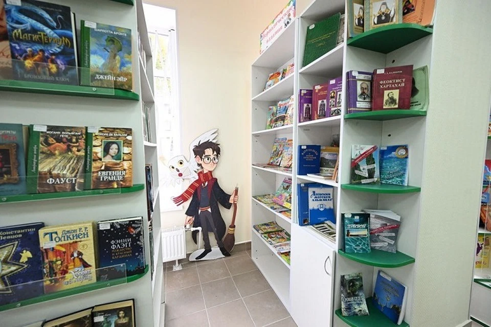Детская библиотека, восстановленная в Мариуполе, вновь стала центром притяжения. Фото: ТГ/Пушилин